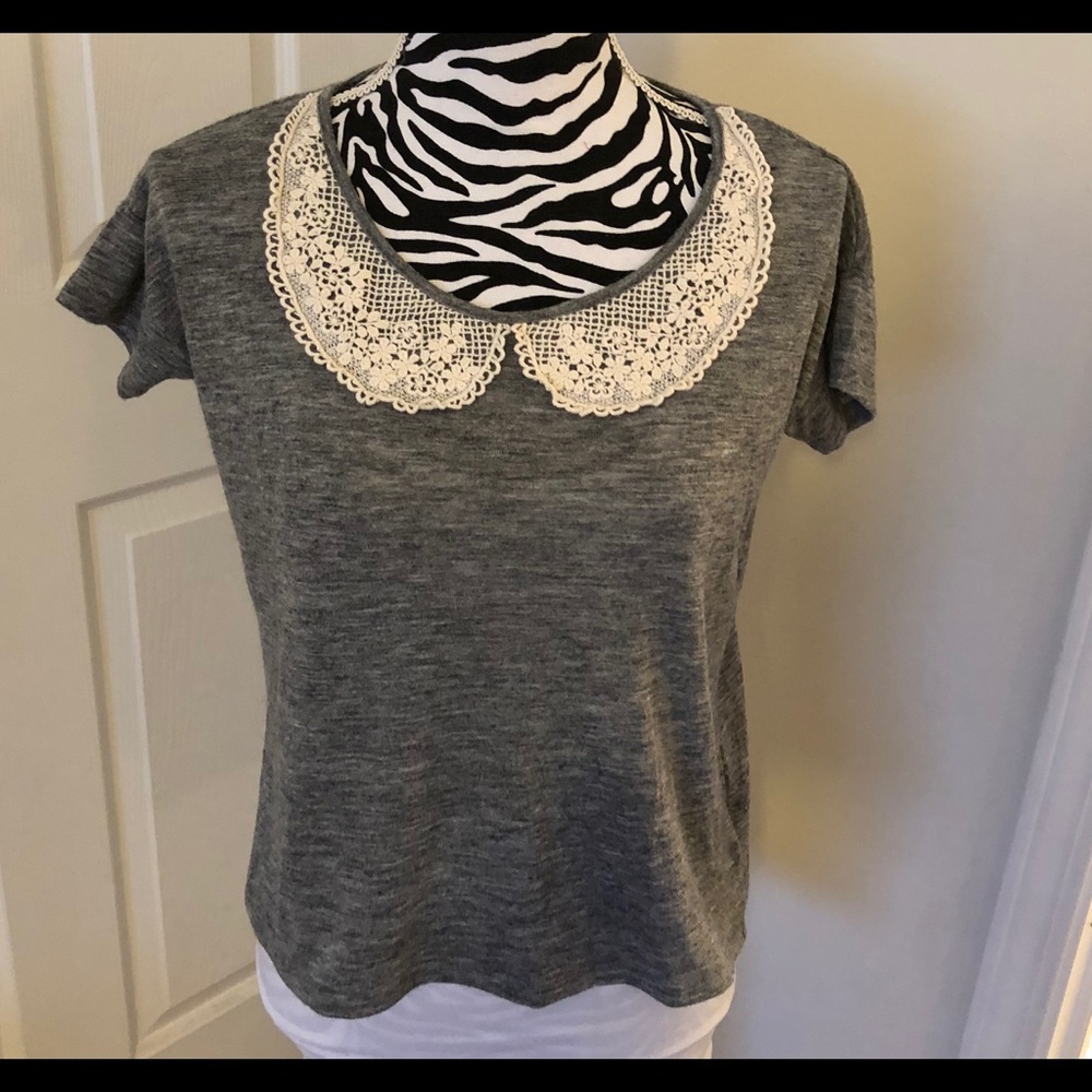 📚 2/$12 Urban Outfitters Top